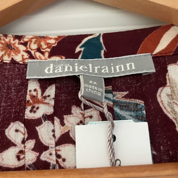 NWT StitchFix Daniel Rainn Amely Split Neck Top Burgundy Floral 2X - Picture 6 of 8